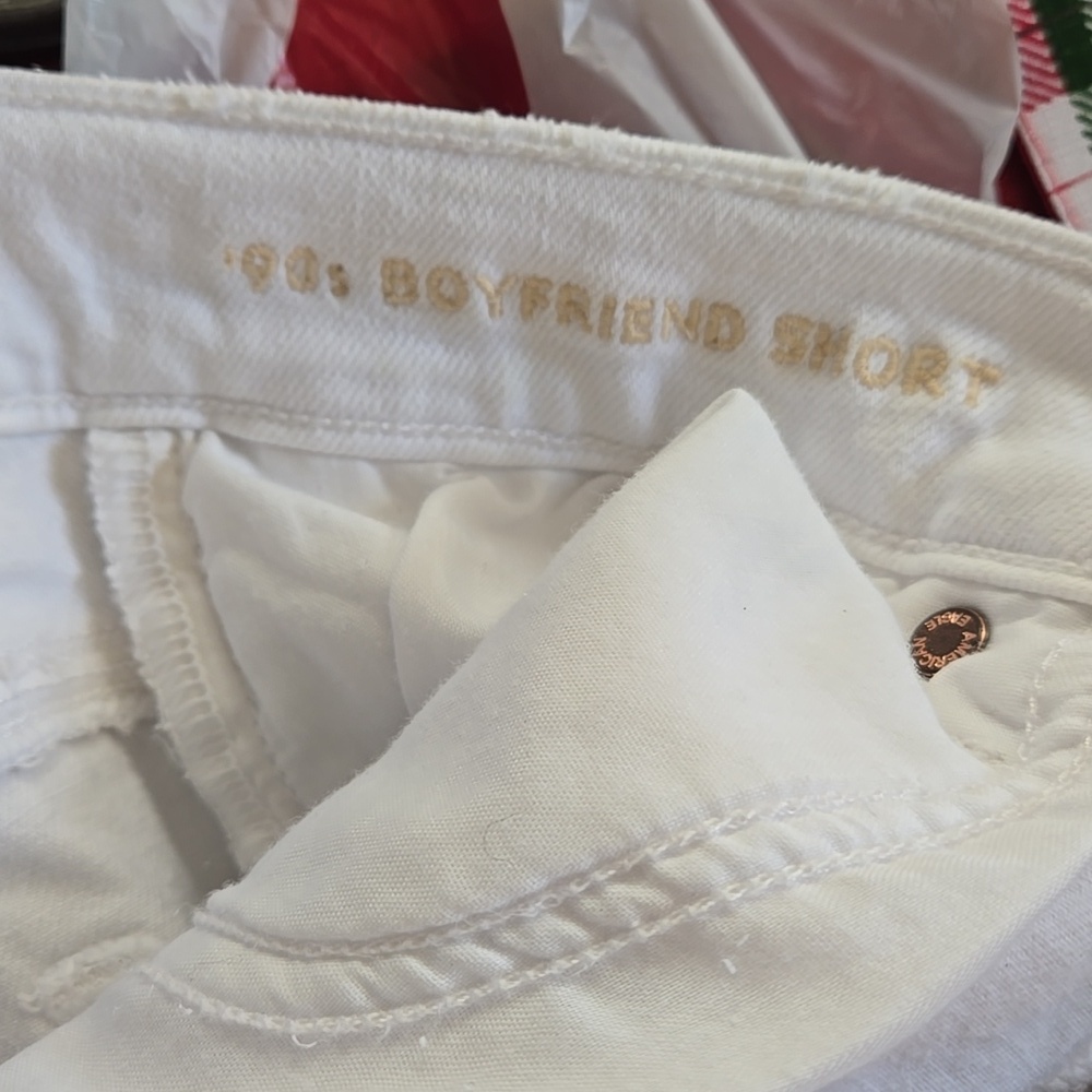 American Eagle White Distressed 90s Boyfriend Denim Shorts NWT - Picture 7 of 8